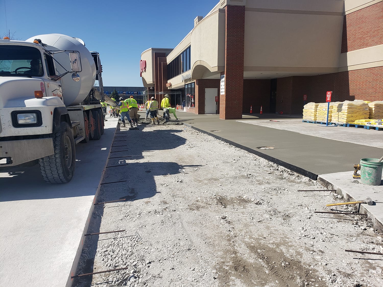HyVee Remove and Replace HyVee Remove and Replace TR Construction in Omaha